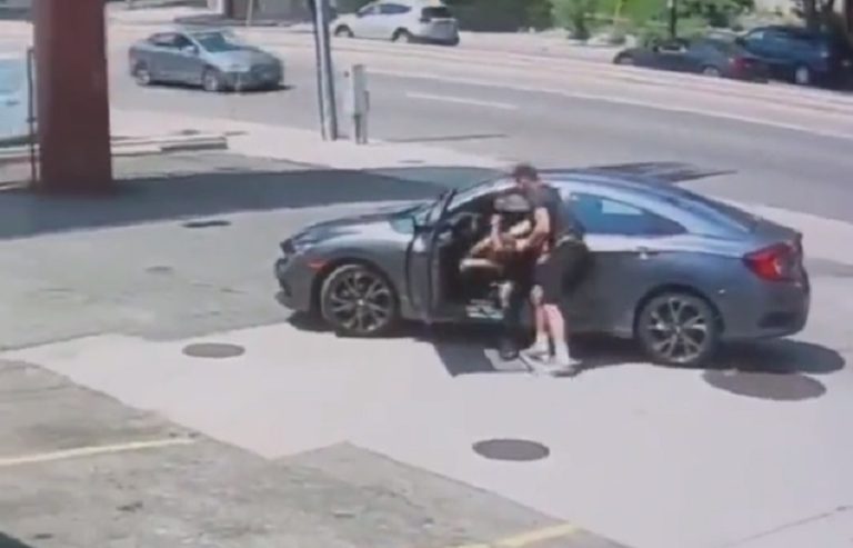 Luchador de la UFC atrapó a delincuente robando su auto: 