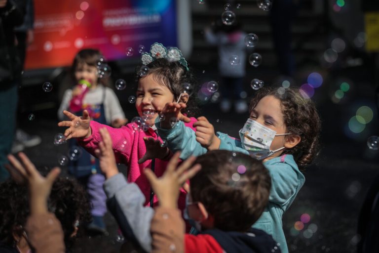 Fonasa elimina topes de atención en cinco especialidades pediátricas para niños menores de 6 años