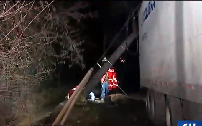 Corte de luz en Maipú: Camiones derribaron 24 postes del alumbrado público en accidente