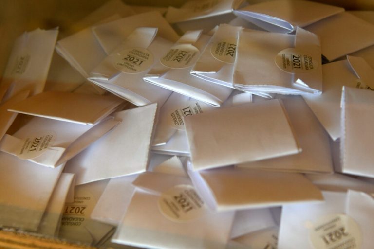 Consulta ciudadana de Unidad Constituyente: Comenzó el conteo de votos tras el cierre de las primeras mesas