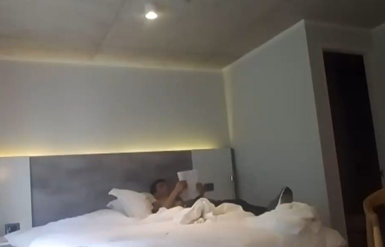 Hombre realiza huelga de hambre tras entrar a Chile: No sabía que tenía que pagar su hotel de tránsito