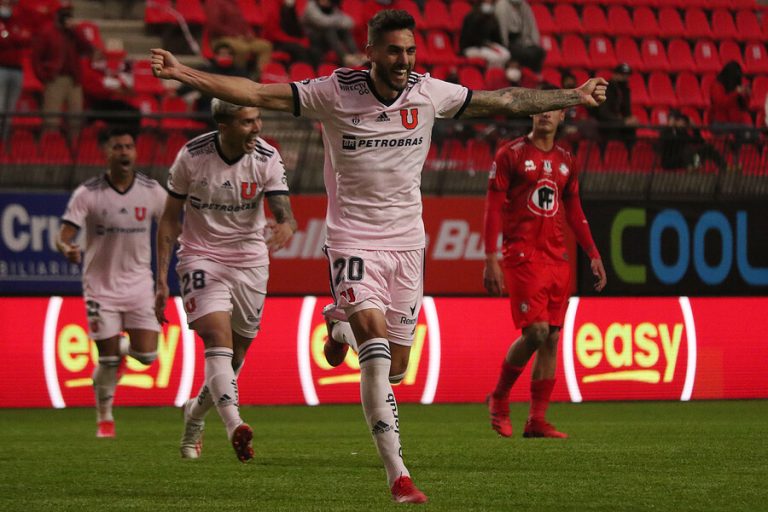 La U goleó a La Calera en el Nicolás Chahuán y dejó a Colo Colo como líder exclusivo