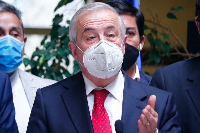 RN confirma que ex ministro Mañalich será candidato a senador en las elecciones de noviembre