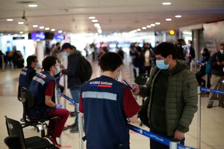 Reducen cuarentena para personas que lleguen al país desde el extranjero: Desde septiembre serán 7 días