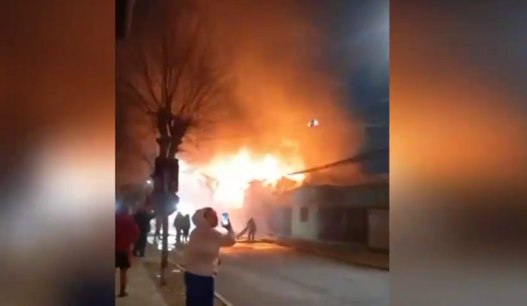 Una madre y sus dos hijos murieron en un incendio en Estación Central