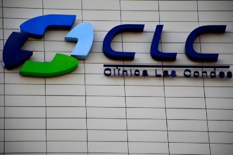 Deberán pagar $358 millones: Condenan a Clínica Las Condes por despidos discriminatorios