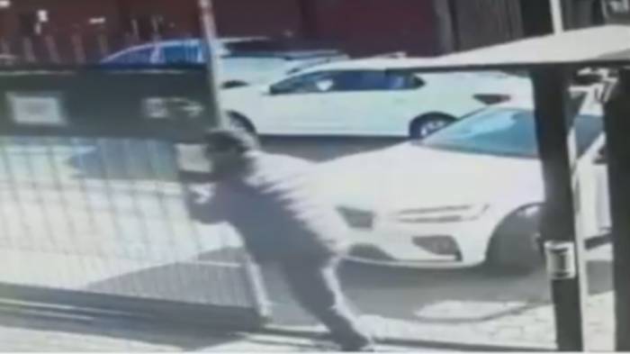 Portonazo terminó con persecución policial y choque a un vehículo particular