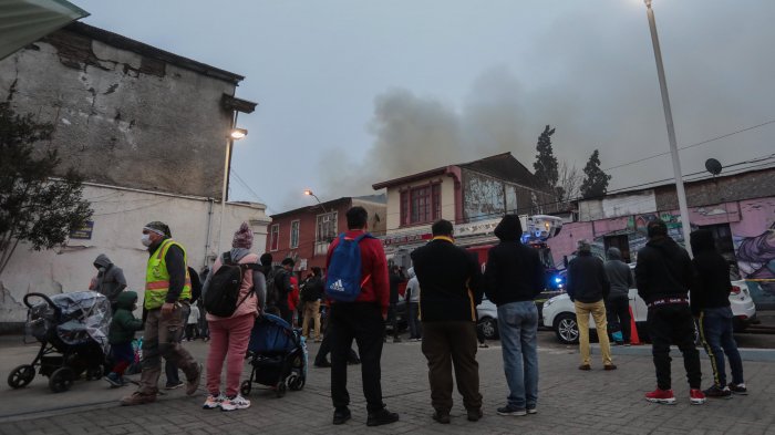 17 familias resultaron damnificadas por incendio en cité de Estación Central