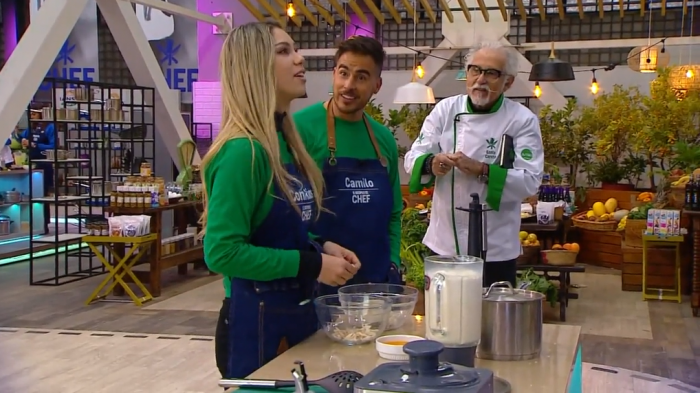 Se le escapó: Constanza Ríos reveló relación con chileno tras pregunta de Ennio Carota