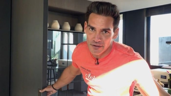 “Aquí tengo un desastre”: Cristián de la Fuente dejó la embarrada en a casa de unos amigos