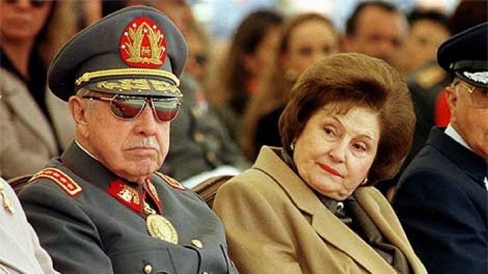 Familia Pinochet pide dineros retenidos para pagar contribuciones de al menos 23 propiedades