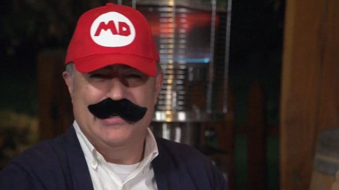 ¡Inesperado! Mario Desbordes causó furor con cosplay de Mario Bros en La Divina Comida