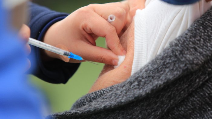 Alcaldes piden congelar calendario de vacunación por pronóstico de lluvias en la zona central