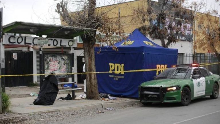 Recibió 4 disparos a quemarropa: Hombre murió baleado en paradero de Lo Espejo