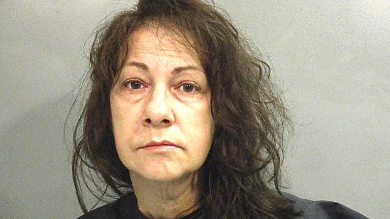 Habría muerto hace un año: Ocultó el cuerpo de su madre durante meses y siguió cobrando su pensión