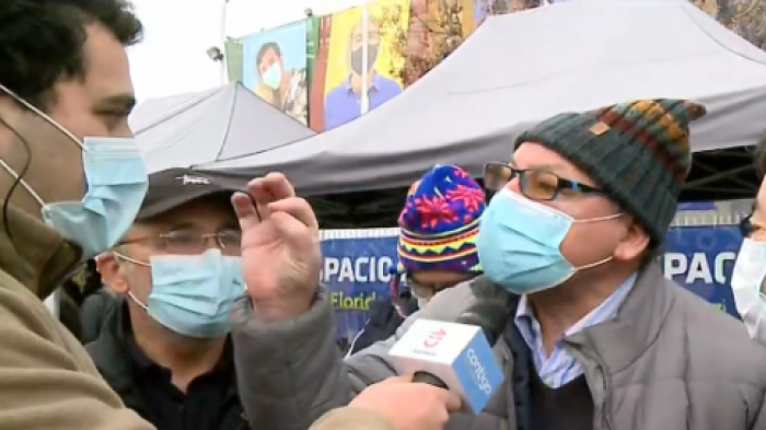 Molestia en vacunatorio de La Florida: Adultos mayores acusan “letra chica” en aplicación de tercera dosis