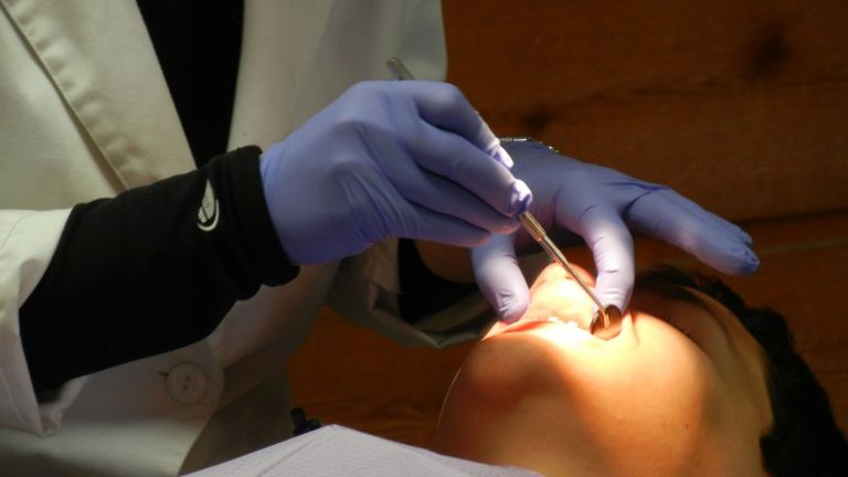 Paciente golpeó e intentó abusar sexualmente de una dentista: 
