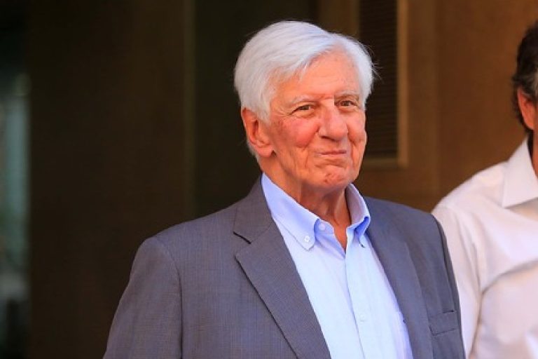 El detalle de la querella por malversación de fondos en Vitacura: Exalcalde habría recibido millones en efectivo