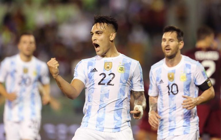 Argentina se impone con claridad ante Venezuela y se mantiene como escolta de Brasil