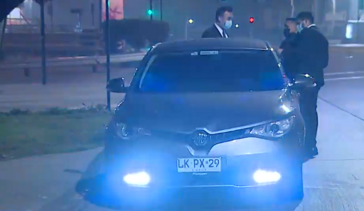 Familia sufrió violento portonazo en Las Condes: Sujetos dispararon al aire para amedrentarlos