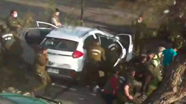 Intensa persecución: Seis menores de edad fueron detenidos luego de un portonazo