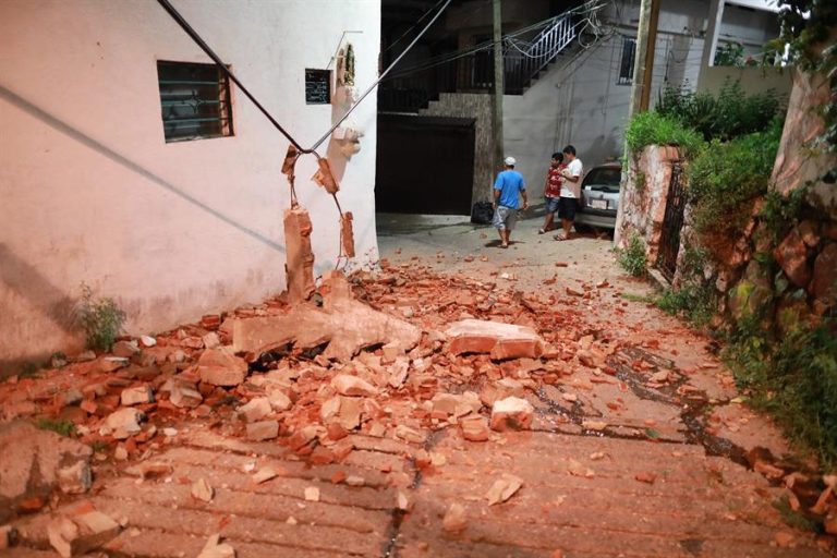 Confirman primer fallecido por terremoto que afectó a zona centro sur de México