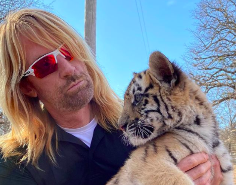 Encuentran sin vida a Erik Cowie, el guardián del zoológico de Joe Exotic