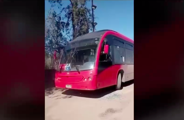 Por un supuesto atropello a su perro: Sujeto disparó a microbuses del Transantiago en Lo Barnechea