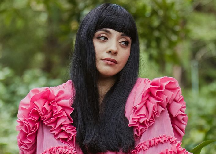 Mon Laferte sorprende con su versión en español de 