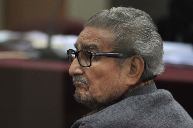 A los 86 años muere Abimael Guzmán, fundador y líder del grupo terrorista Sendero Luminoso