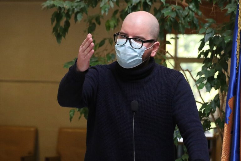 Giorgio Jackson por cuarto retiro: 