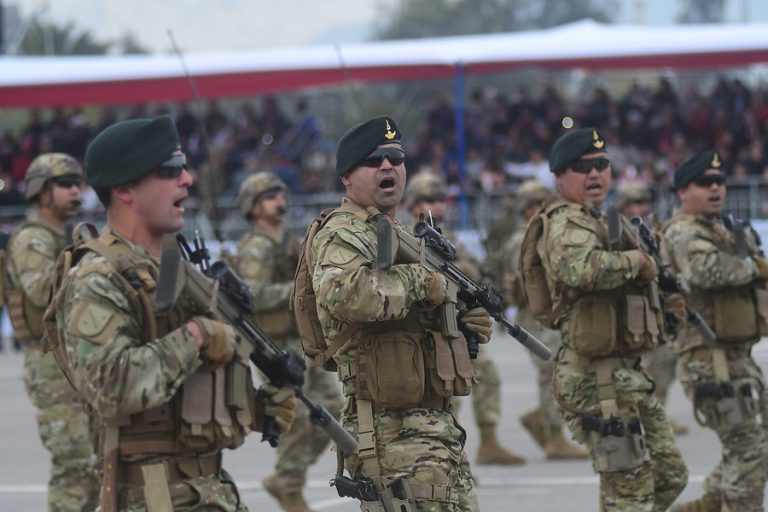 Las reacciones en la oposición y oficialismo tras la confirmación de la Parada Militar