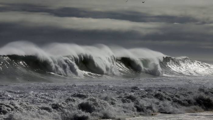 Hombre murió ahogado en playa de El Quisco tras no respetar aviso de marejadas