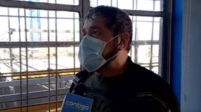 “Trauma psicológico”: El relato de vecino que denuncia construcción a 10 centímetros de su ventana