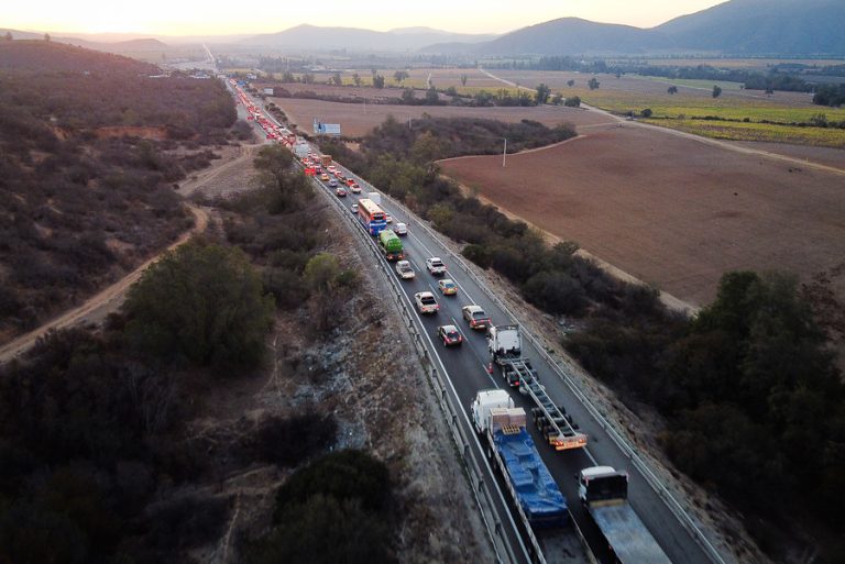 Fiestas Patrias: Advierten día y hora en el que ocurriría el peak de flujo en carreteras
