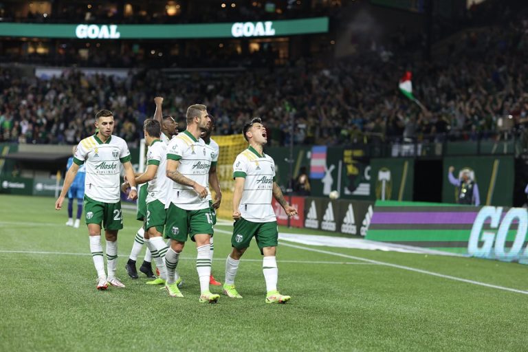 Sigue encendido: Mora volvió a marcar en la MLS y se consagra como máximo goleador chileno en el extranjero en 2021