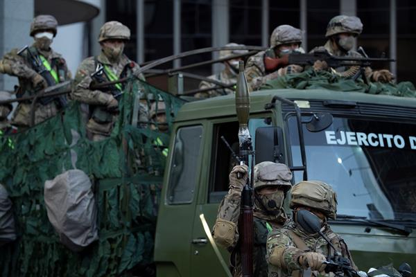 Bolivia busca liberar a los militares detenidos en Chile con acciones diplomáticas