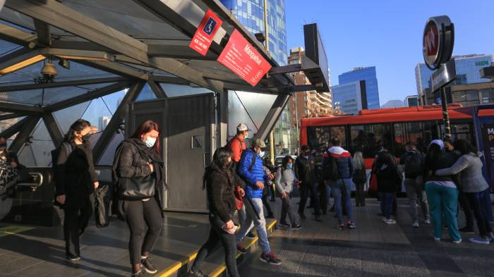 Servicio entre San Pablo y Manquehue: Estación de metro Los Dominicos suspendida por falla técnica