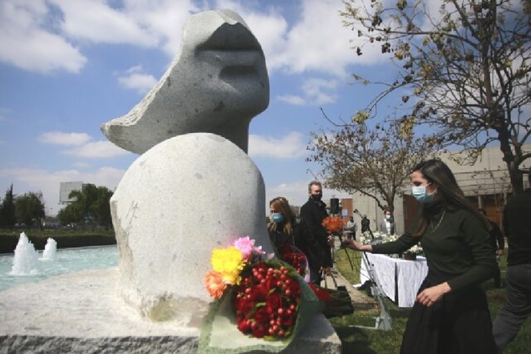 Beso al Viento: Inauguran en Maipú el primer memorial en homenaje a víctimas del COVID-19