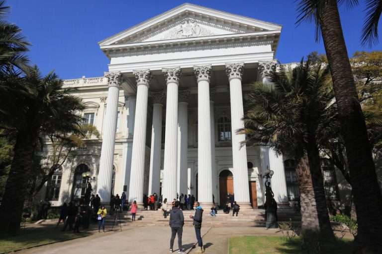 2 integrantes de la Convención Constitucional dieron positivo a COVID-19