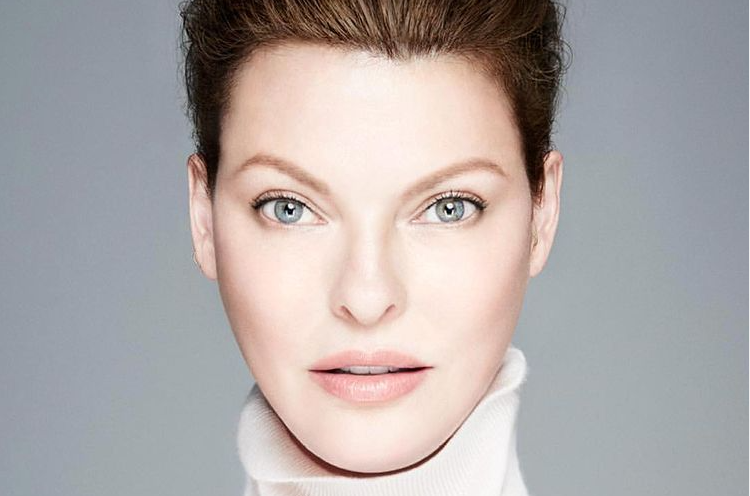 Linda Evangelista dice que tratamiento estético la dejó desfigurada: 