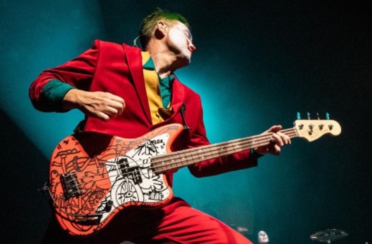 El histórico bajista de Blink-181 Mark Hoppus confirmó que superó el cáncer