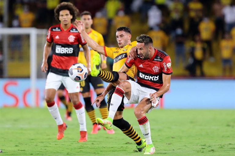 Flamengo de Isla volvió a derrotar a Barcelona y accedió a la final de la Copa Libertadores
