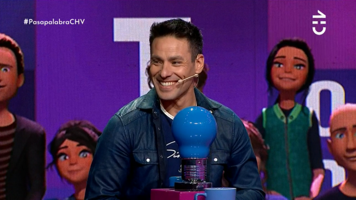 ¡Lo supo al segundo! Esta fue la gran jugada de Claudio Valdivia en la Pista musical