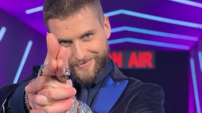 “Mami ¿qué será lo que tiene el negro?”: Jean Philippe enciende redes sociales con sexys fotos