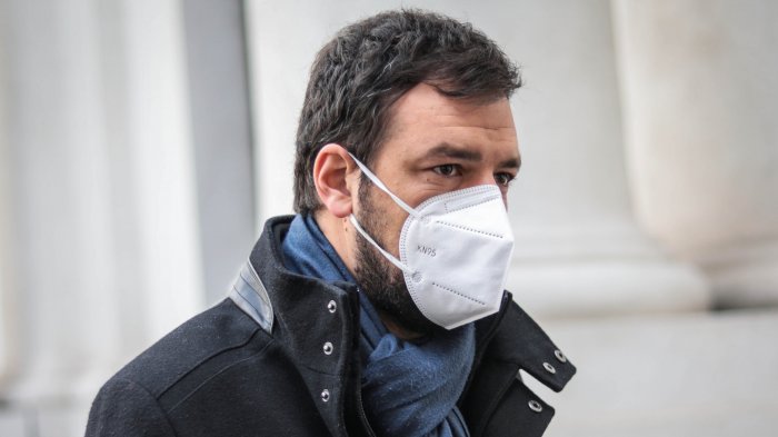 Tomás Vodanovic respondió a cuestionamientos sobre trabajo de asesor por informe de una carilla