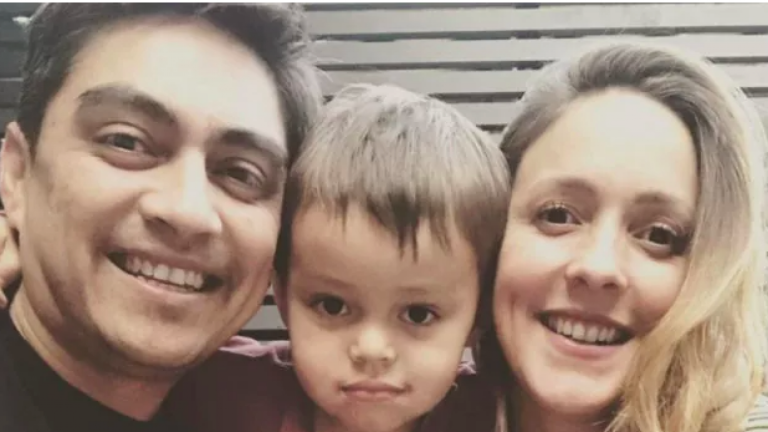 Hijo de Maly Jorquiera y Sergio Freire sacó carcajadas con divertida imitación a su padre