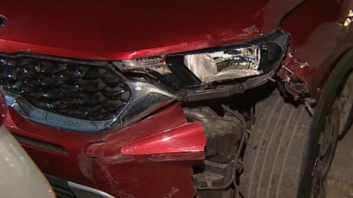 Persecución terminó con choque en Puente Alto tras robo de auto en bencinera