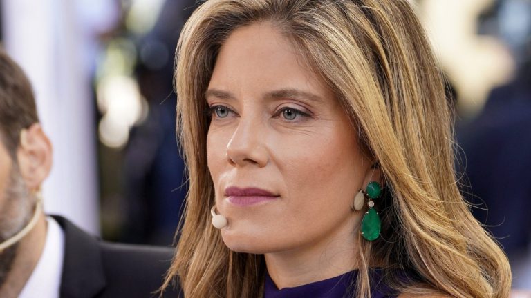 “Verdad y justicia” El potente mensaje de Mónica Rincón por muerte de niña trasladada de hospital en Santiago