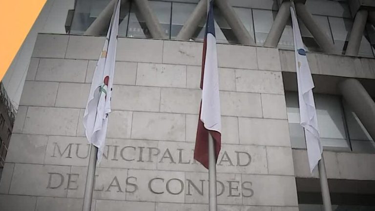 Más de $8 millones mensuales: Denuncian millonarios sueldos en Corporación Cultural de Las Condes